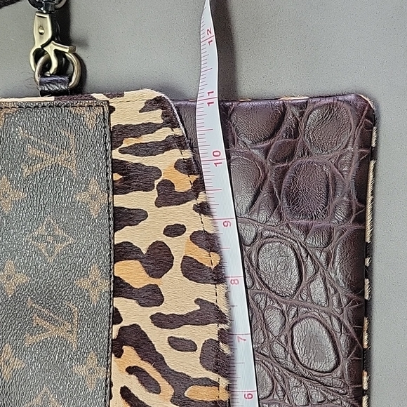 LV Recycled Croosbody - Picture 16 of 17